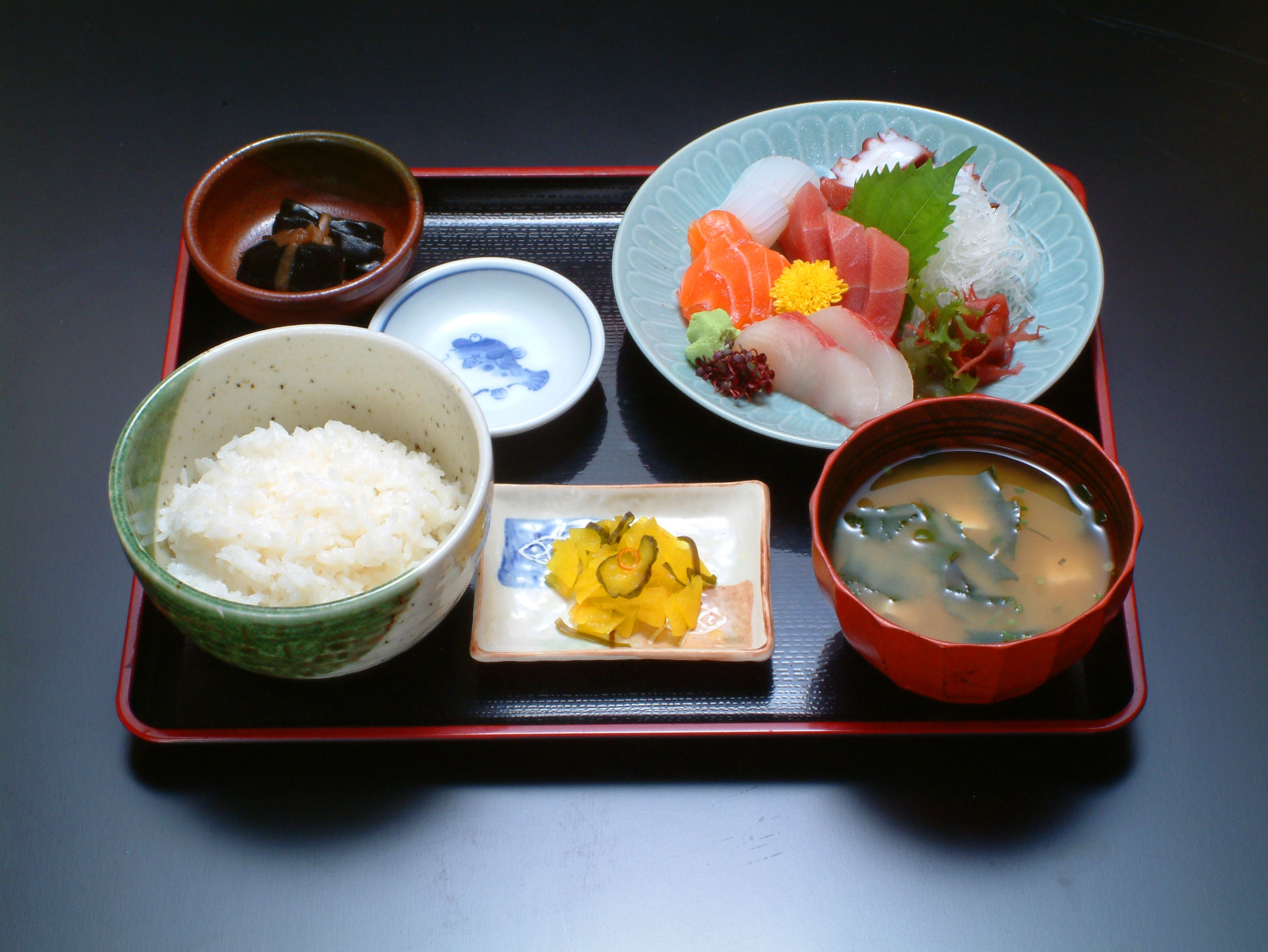 生魚片定食