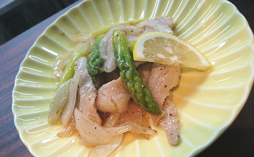 豚トロ と アスパラガスのバター焼き