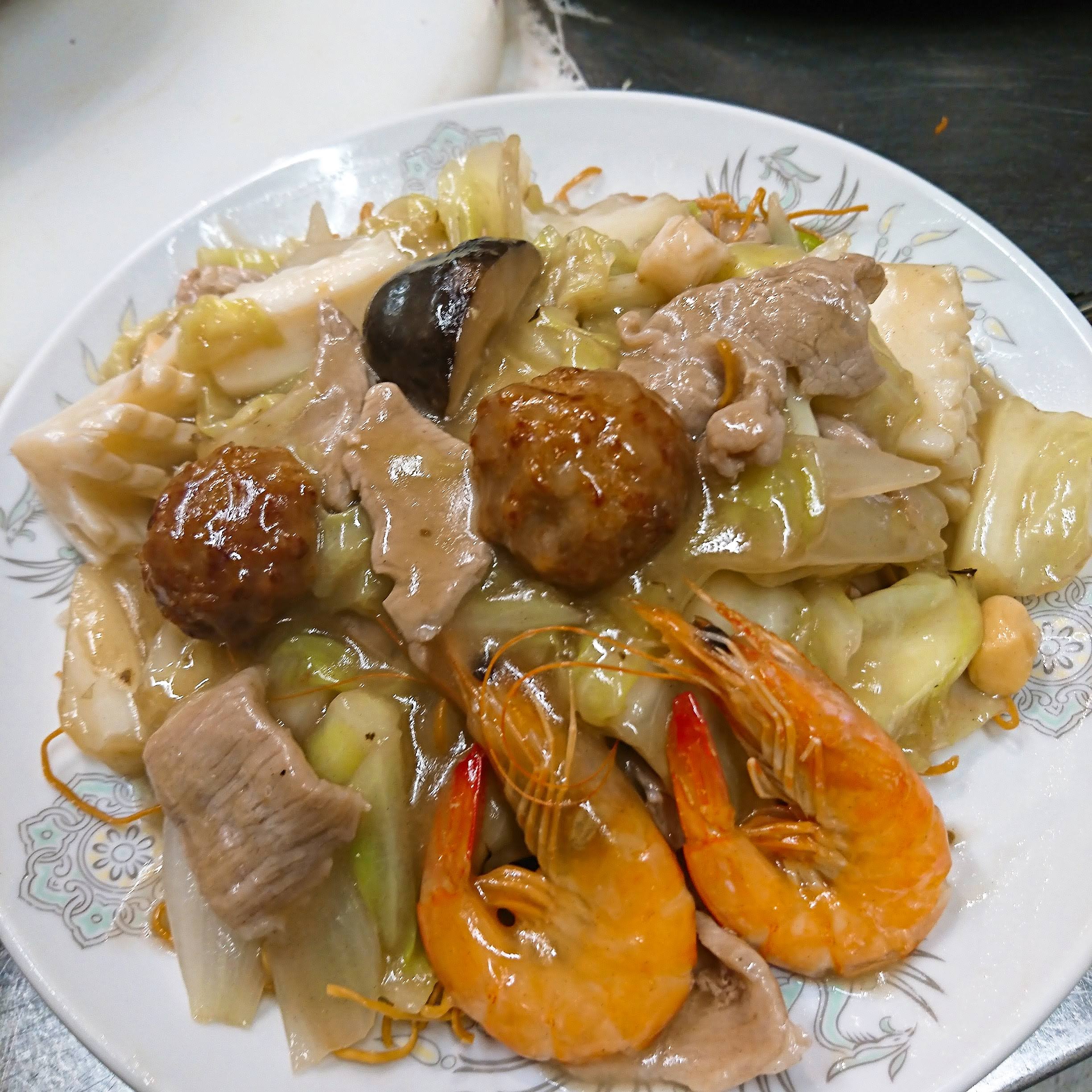 Suishitei-style Special Udon Noodles with Various Toppings