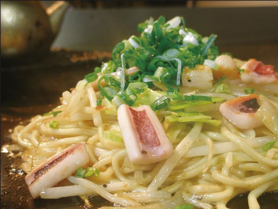 Seafood Fried Noodles Flavored with Salt