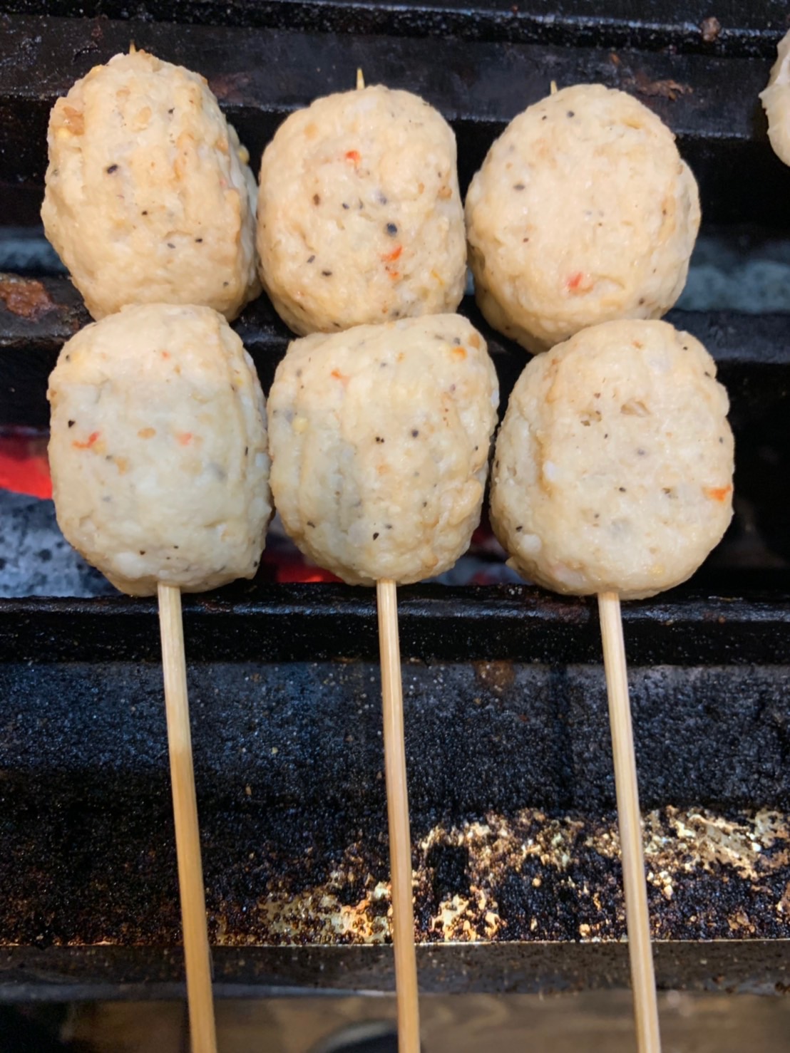 닭 고기 볼 꼬치 (그리고 연골)