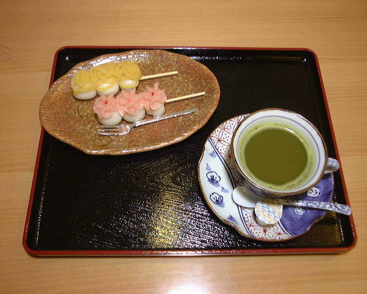 Powdered-green-tea and Sweet Japanese Dumplings