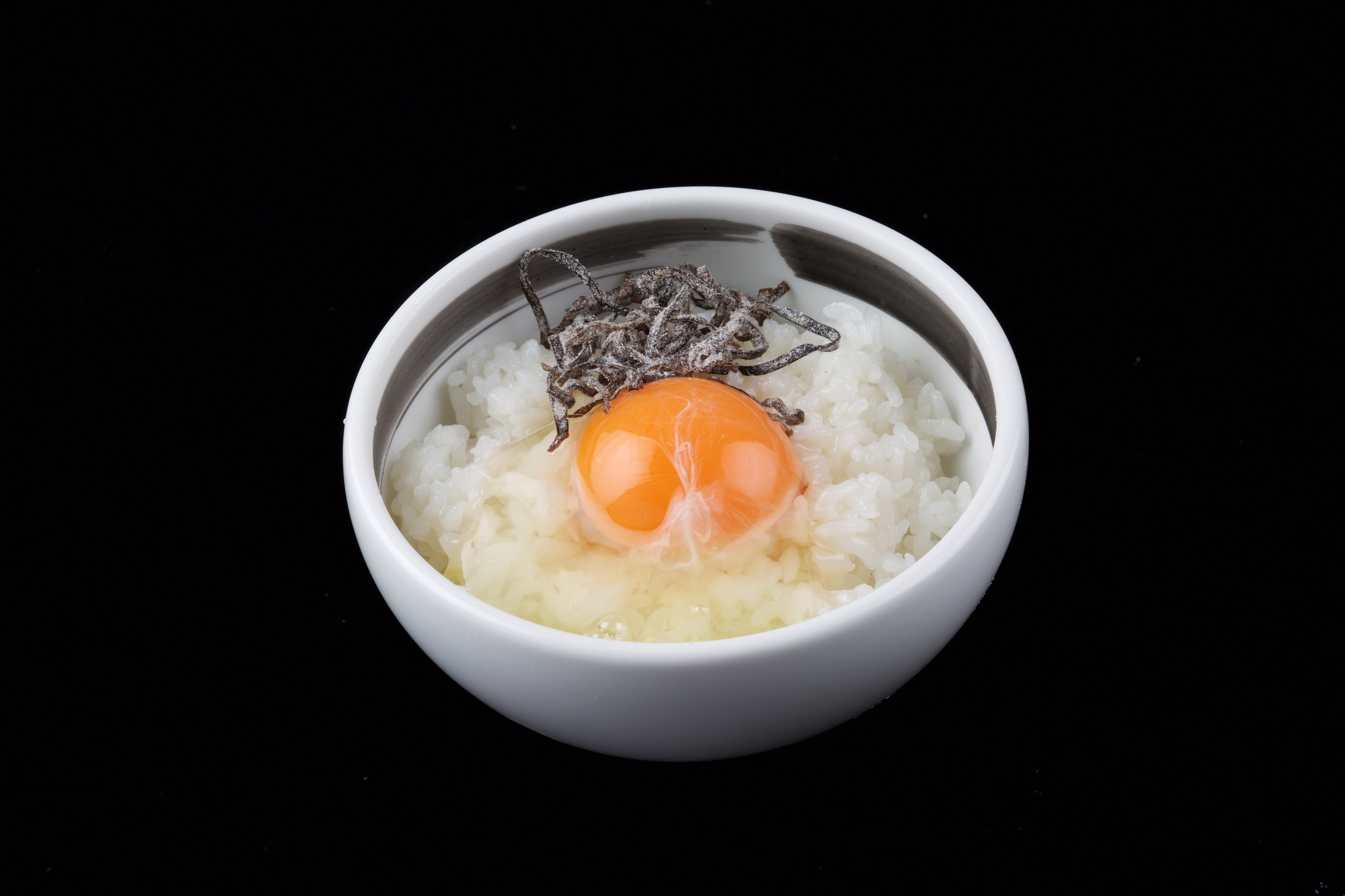 生蛋盖饭